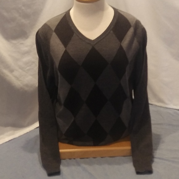 Apt. 9 Gray & Black Argyle V-neck Sweater - Picture 1 of 6